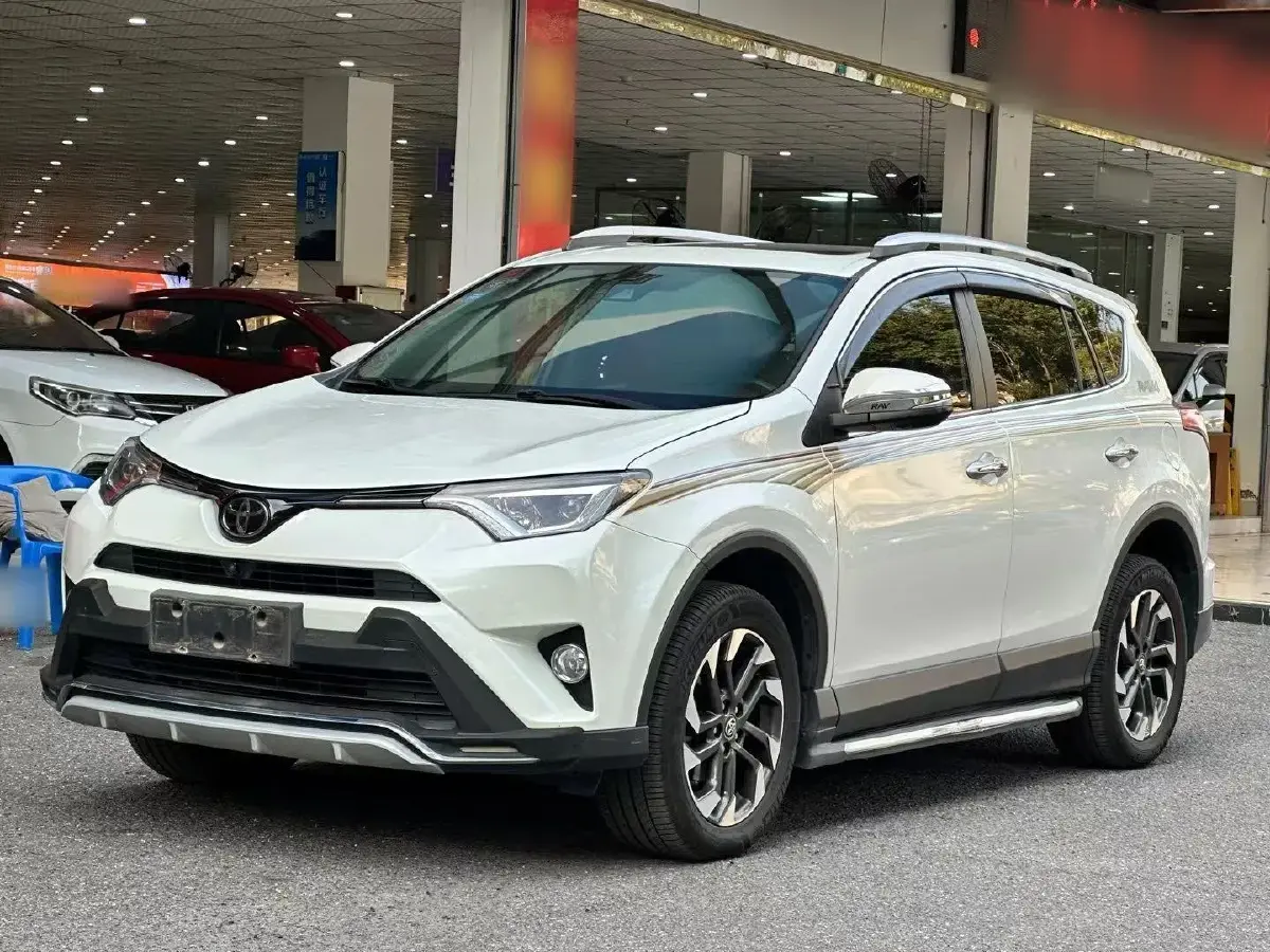 2018 Toyota RAV4 2.5L 180HP L4 6AT