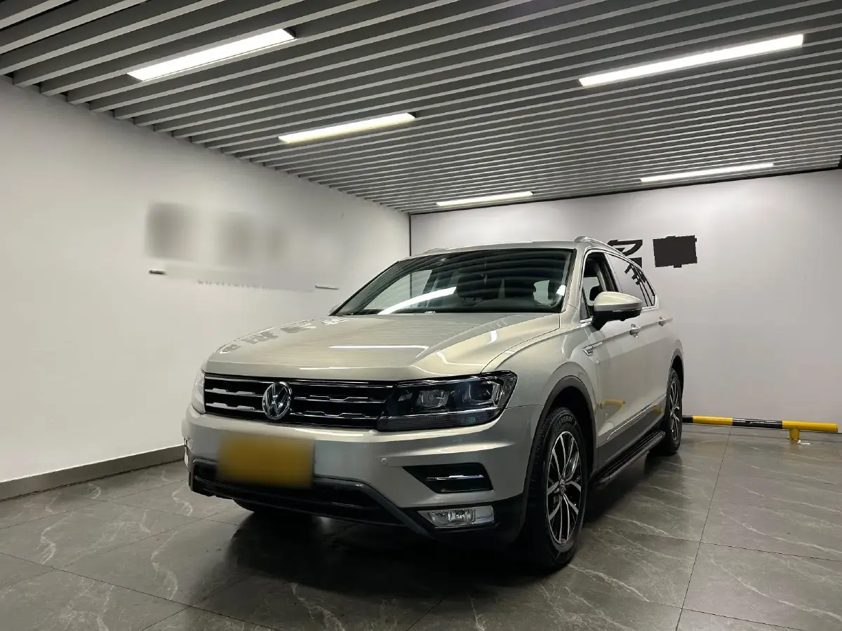 2017 Volkswagen Tiguan L 1.8T 180HP L4 7DCT