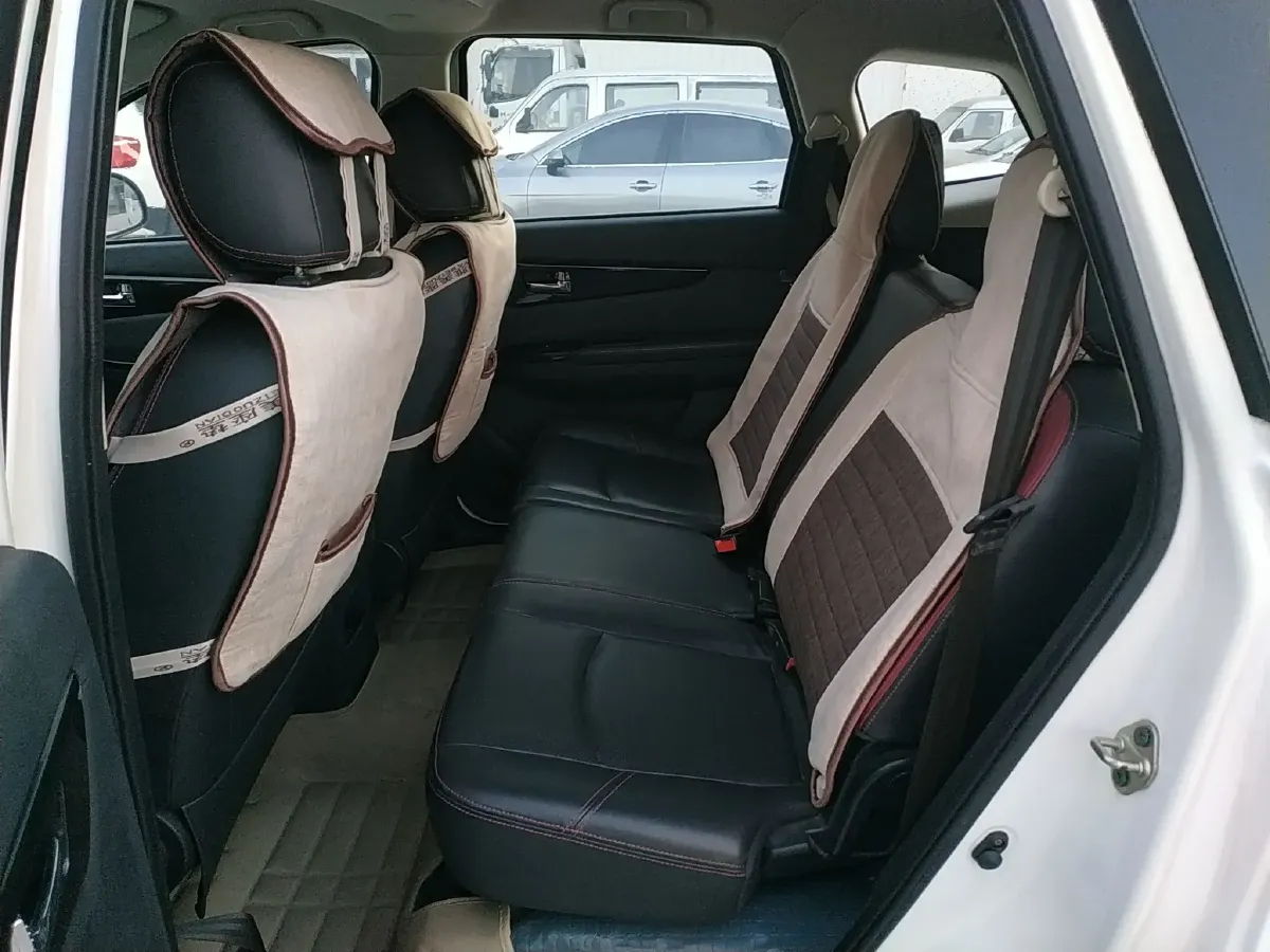 2014 BAIC Hyosow S3 1.5L 113HP L4 5MT,autocango,china used car exporter,china ev exporter,chinese used car exporter,chinese used ev exporter