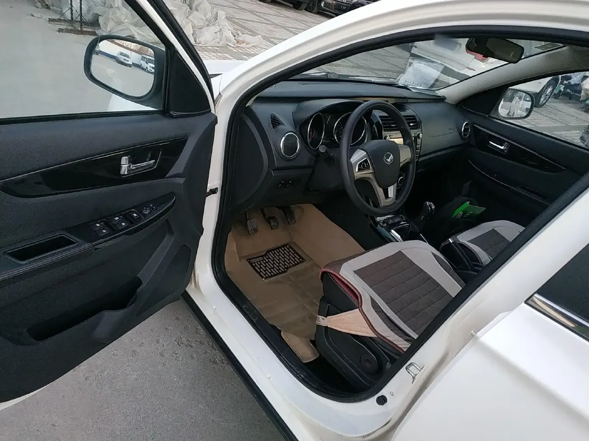 2014 BAIC Hyosow S3 1.5L 113HP L4 5MT,autocango,china used car exporter,china ev exporter,chinese used car exporter,chinese used ev exporter