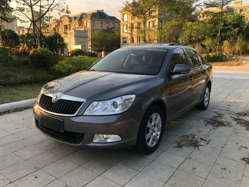 2015 Skoda Octavia 1.6L 105HP L4 6AT