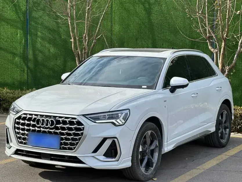2024 Audi Q3 1.5T 160HP L4 7DCT