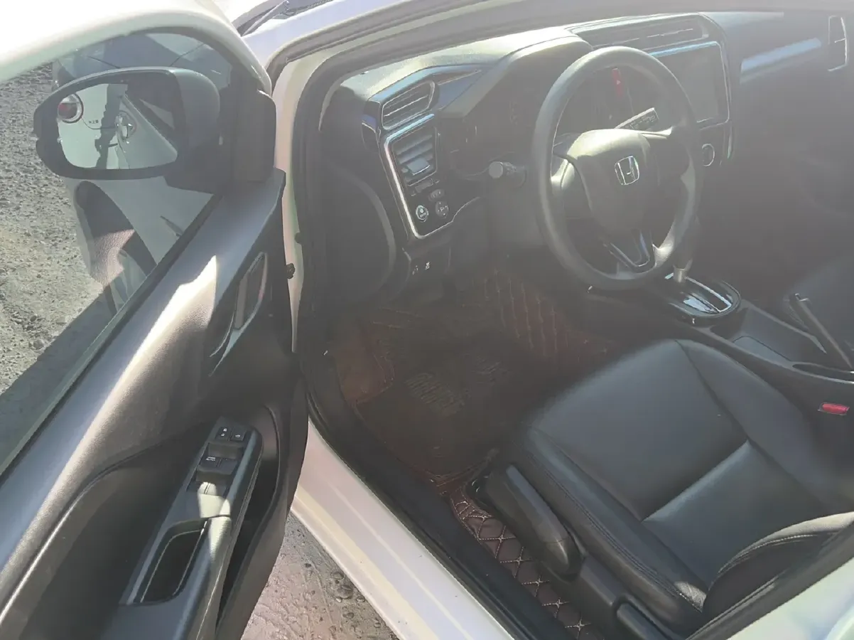 2017 Honda Gienia 1.5L 131HP L4 CVT,autocango,china used car exporter,china ev exporter,chinese used car exporter,chinese used ev exporter