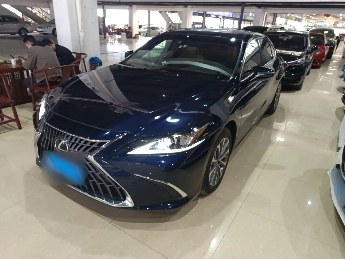 2022 Lexus ES 2.0L 173HP L4 CVT