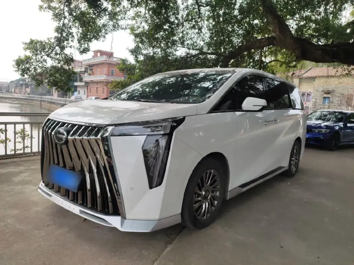 2023 GAC Trumpchi M8 2.0T 252HP L4 8AT