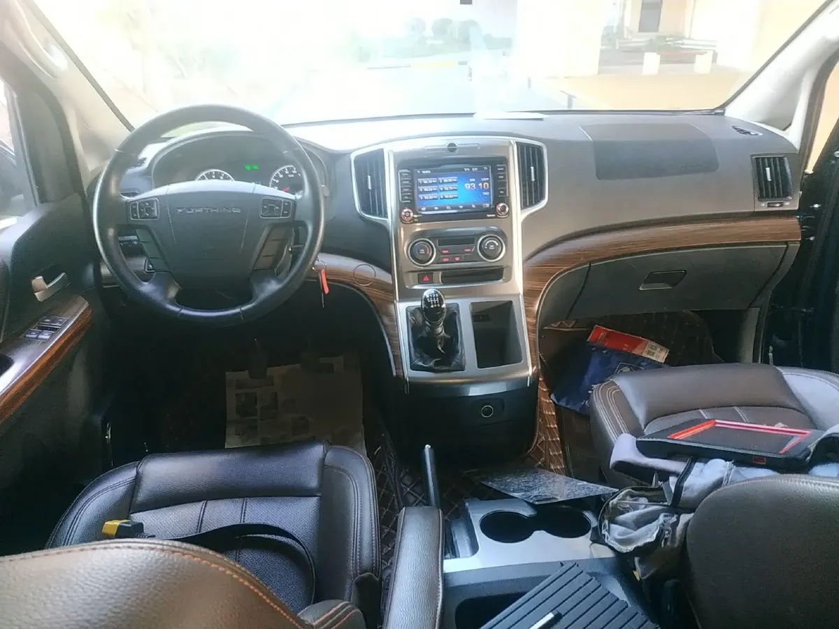 2021 DongFeng Forthing LingZhi Plus 2.0L 133HP L4 6MT,autocango,china used car exporter,china ev exporter,chinese used car exporter,chinese used ev exporter