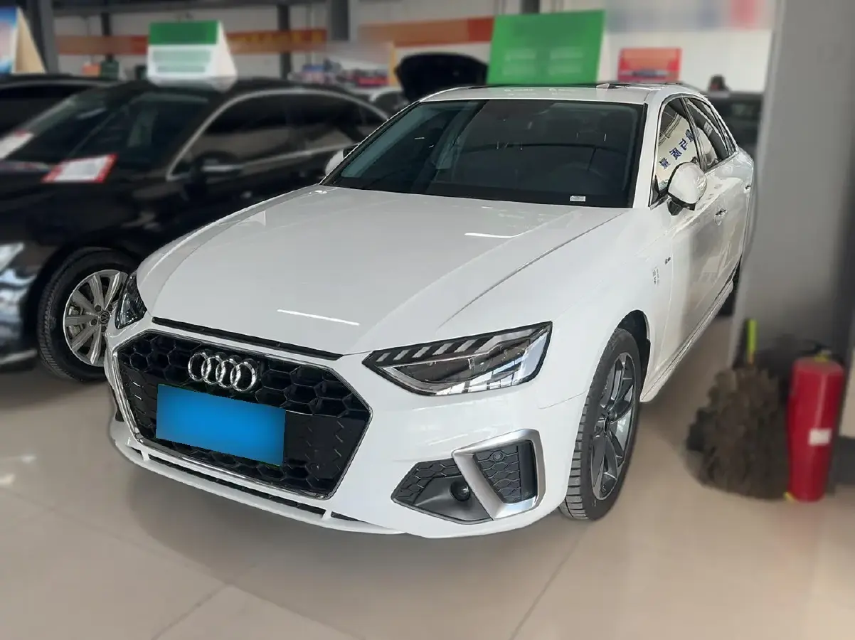 2022 Audi A4L 2.0T 190HP L4 7DCT