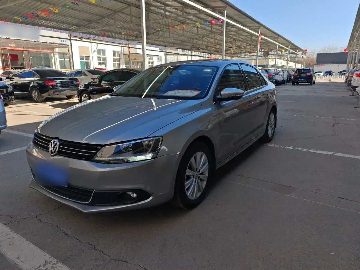 2014 Volkswagen Sagitar 1.6L 105HP L4 5MT