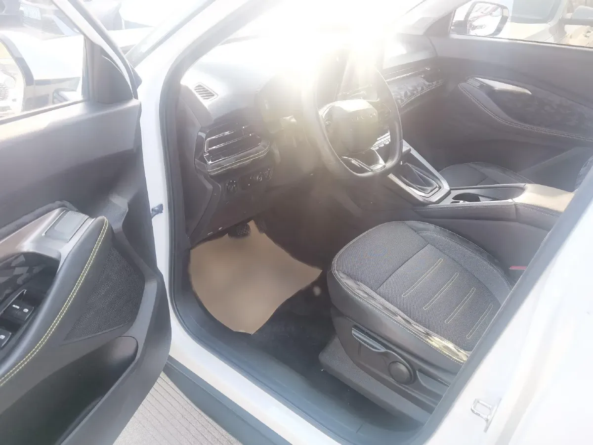 2020 BaoJun RS-3 1.5L 99HP L4 CVT,autocango,china used car exporter,china ev exporter,chinese used car exporter,chinese used ev exporter