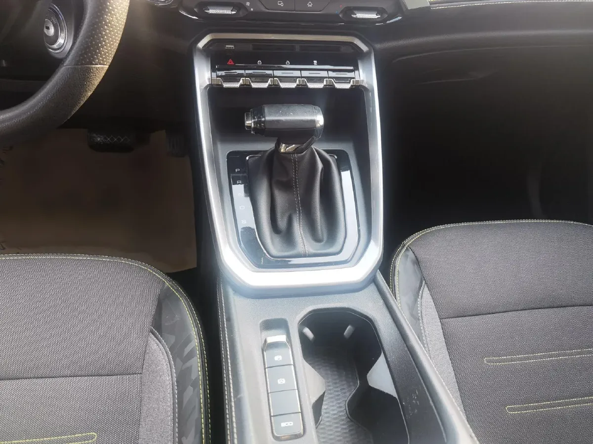 2020 BaoJun RS-3 1.5L 99HP L4 CVT,autocango,china used car exporter,china ev exporter,chinese used car exporter,chinese used ev exporter