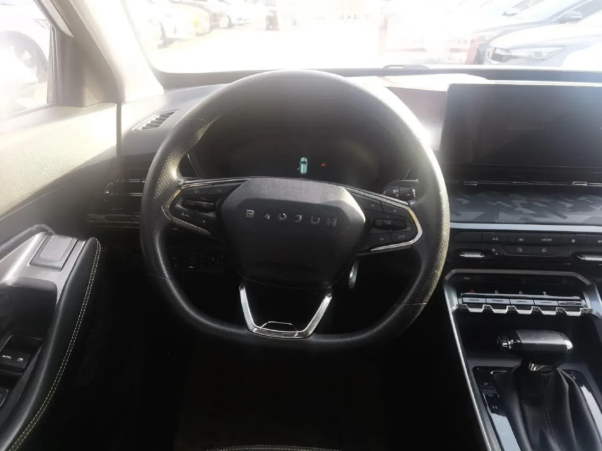 2020 BaoJun RS-3 1.5L 99HP L4 CVT,autocango,china used car exporter,china ev exporter,chinese used car exporter,chinese used ev exporter