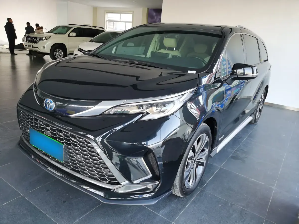 2023 Toyota Granvia 2.5L 189HP L4 E-CVT Hybrid