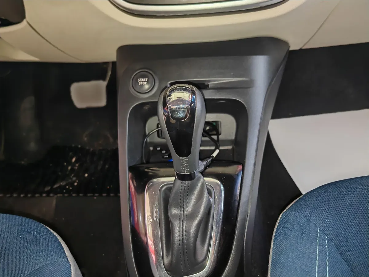 2015 Renault Captur 1.2T 116HP L4 6DCT,autocango,china used car exporter,china ev exporter,chinese used car exporter,chinese used ev exporter