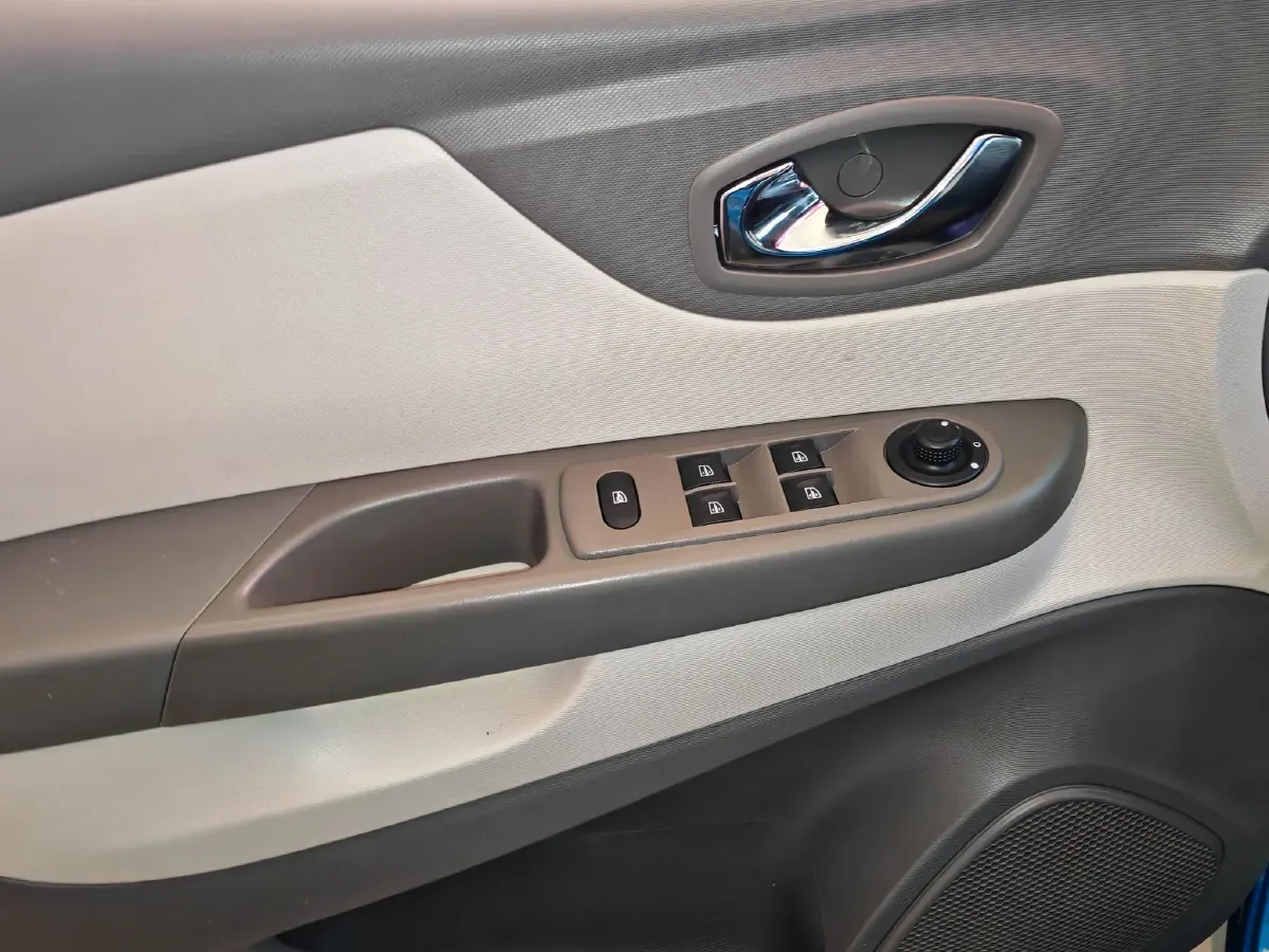 2015 Renault Captur 1.2T 116HP L4 6DCT,autocango,china used car exporter,china ev exporter,chinese used car exporter,chinese used ev exporter