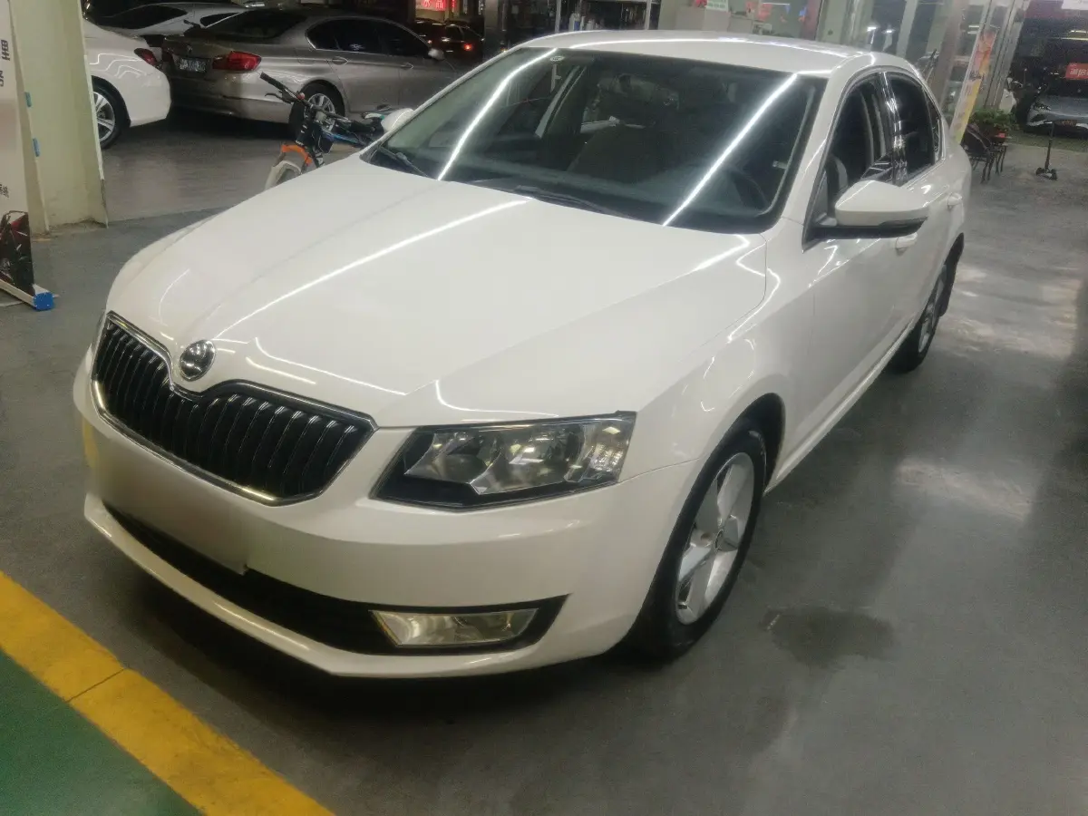 2017 Skoda Octavia 1.6L 110HP L4 6AT
