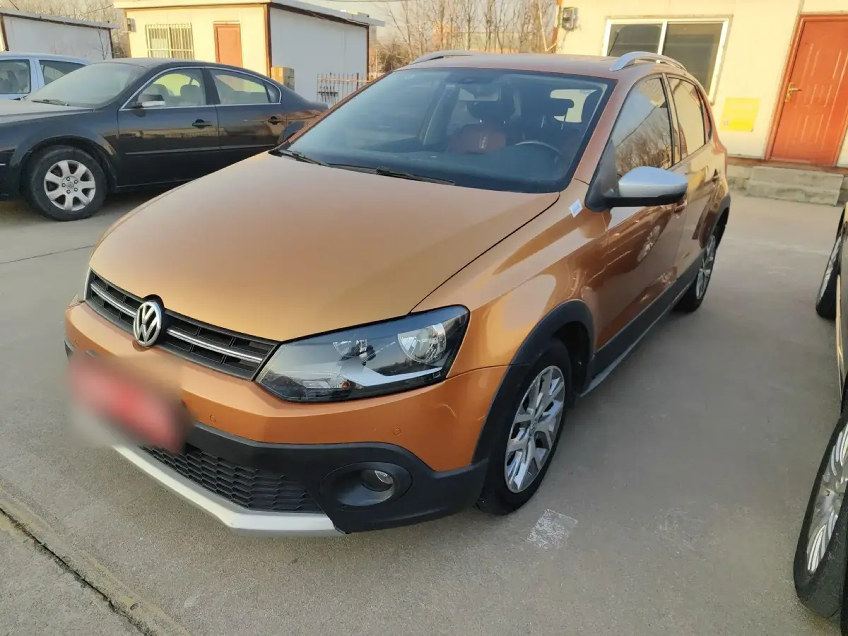2014 Volkswagen Polo 1.6L 110HP L4 6AT