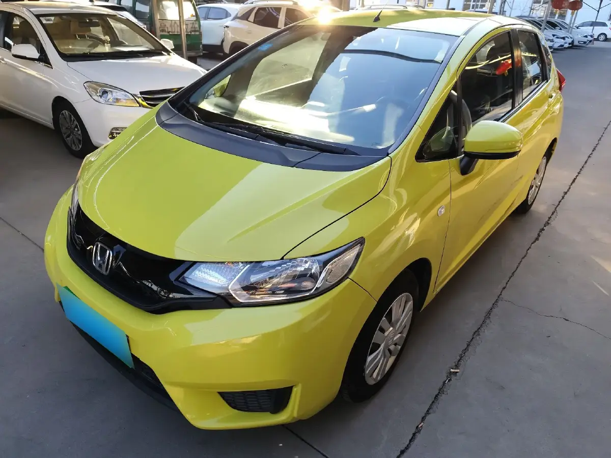 2014 Honda Fit 1.5L 131HP L4 CVT