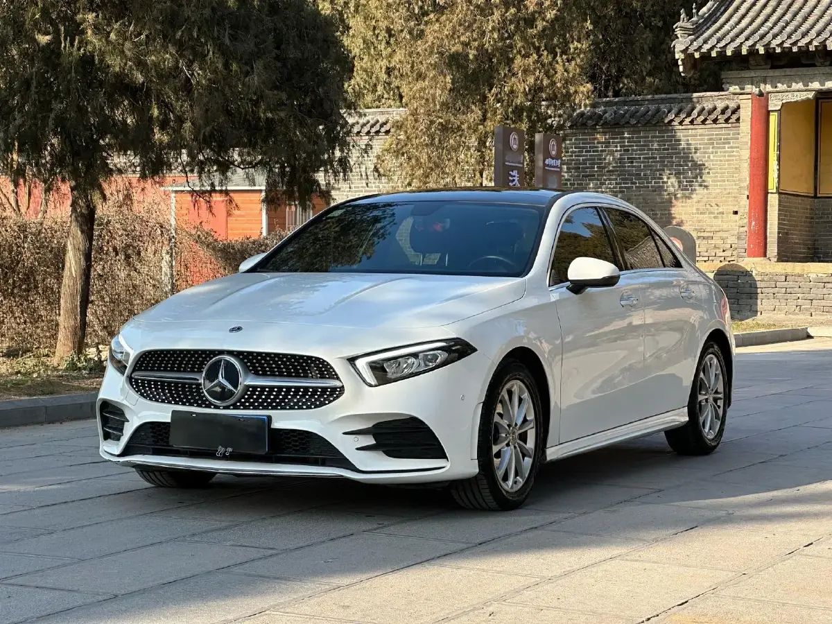 2020 Mercedes-Benz A Class 1.3T 163HP L4 7DCT