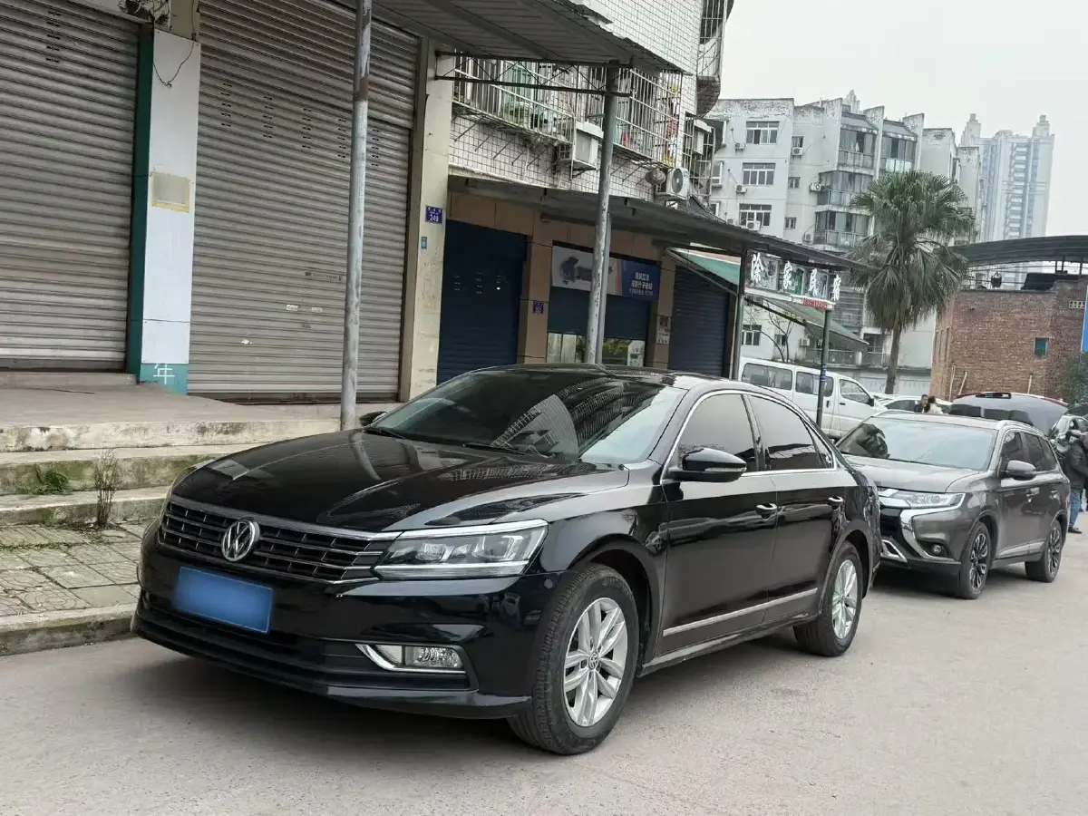 2013 Volkswagen Passat 1.8T 160HP L4 7DCT