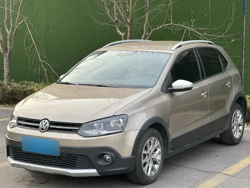 2016 Volkswagen Polo 1.4L 90HP L4 6AT