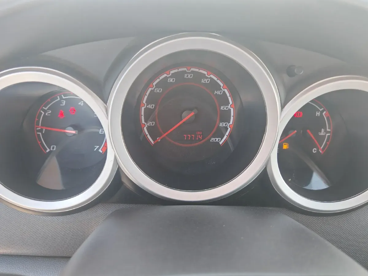 2014 ChangAn CX20 1.4L 101HP L4 5MT,autocango,china used car exporter,china ev exporter,chinese used car exporter,chinese used ev exporter