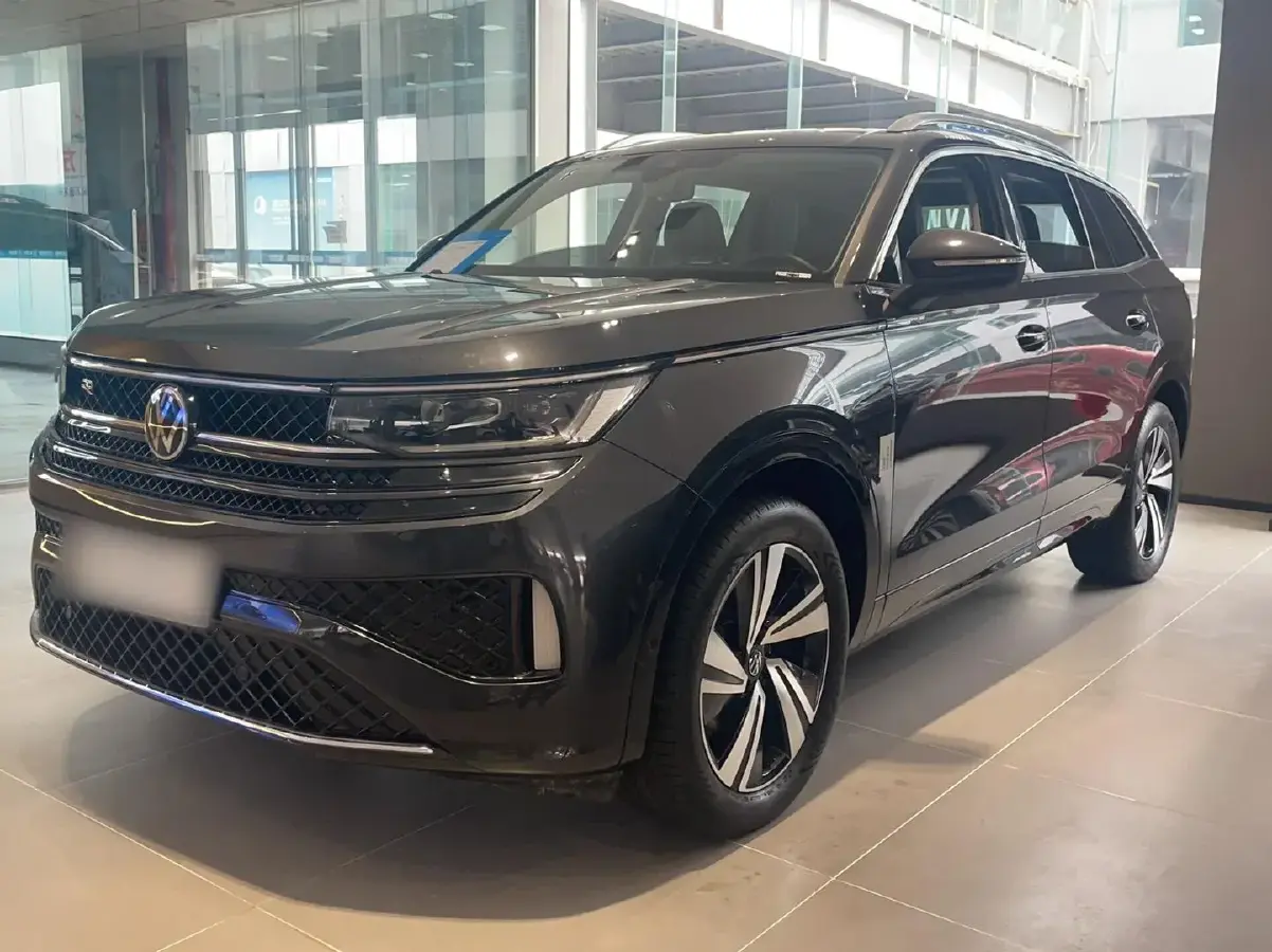 2023 Volkswagen Tavendor 2.0T 220HP L4 7DCT