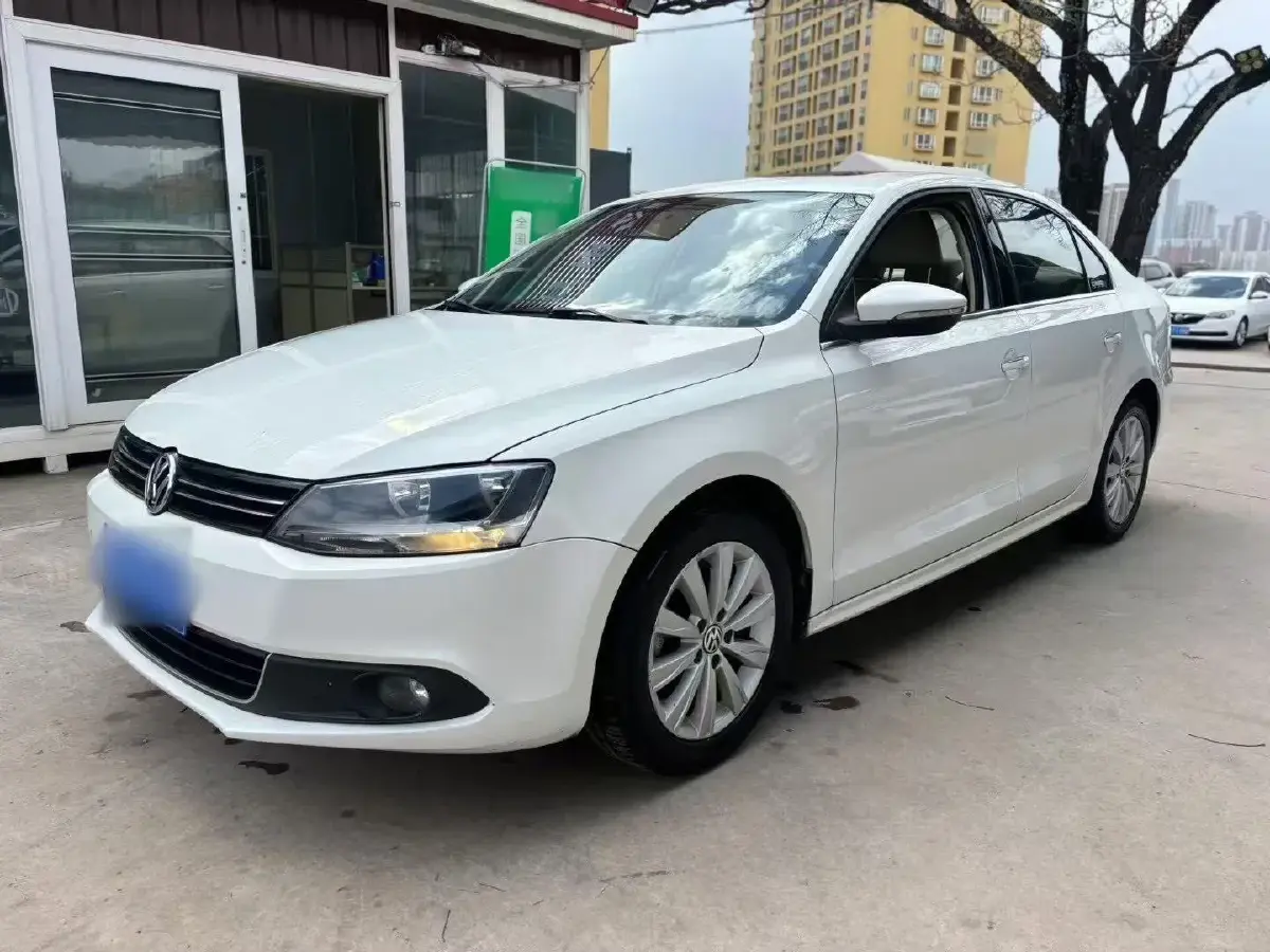 2014 Volkswagen Sagitar 1.6L 105HP L4 6AT