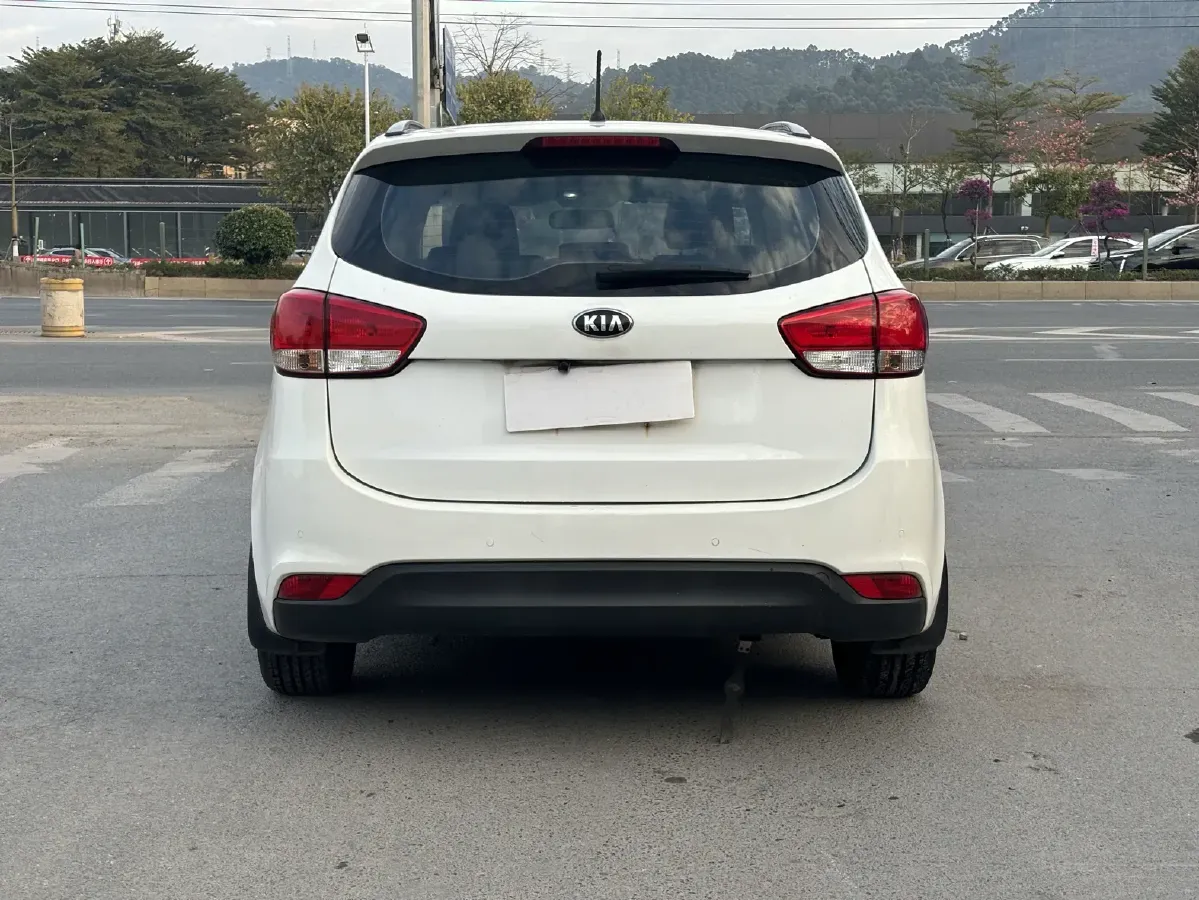 2013 Kia Carens 2.0L 152HP L4 6AT,autocango,china used car exporter,china ev exporter,chinese used car exporter,chinese used ev exporter