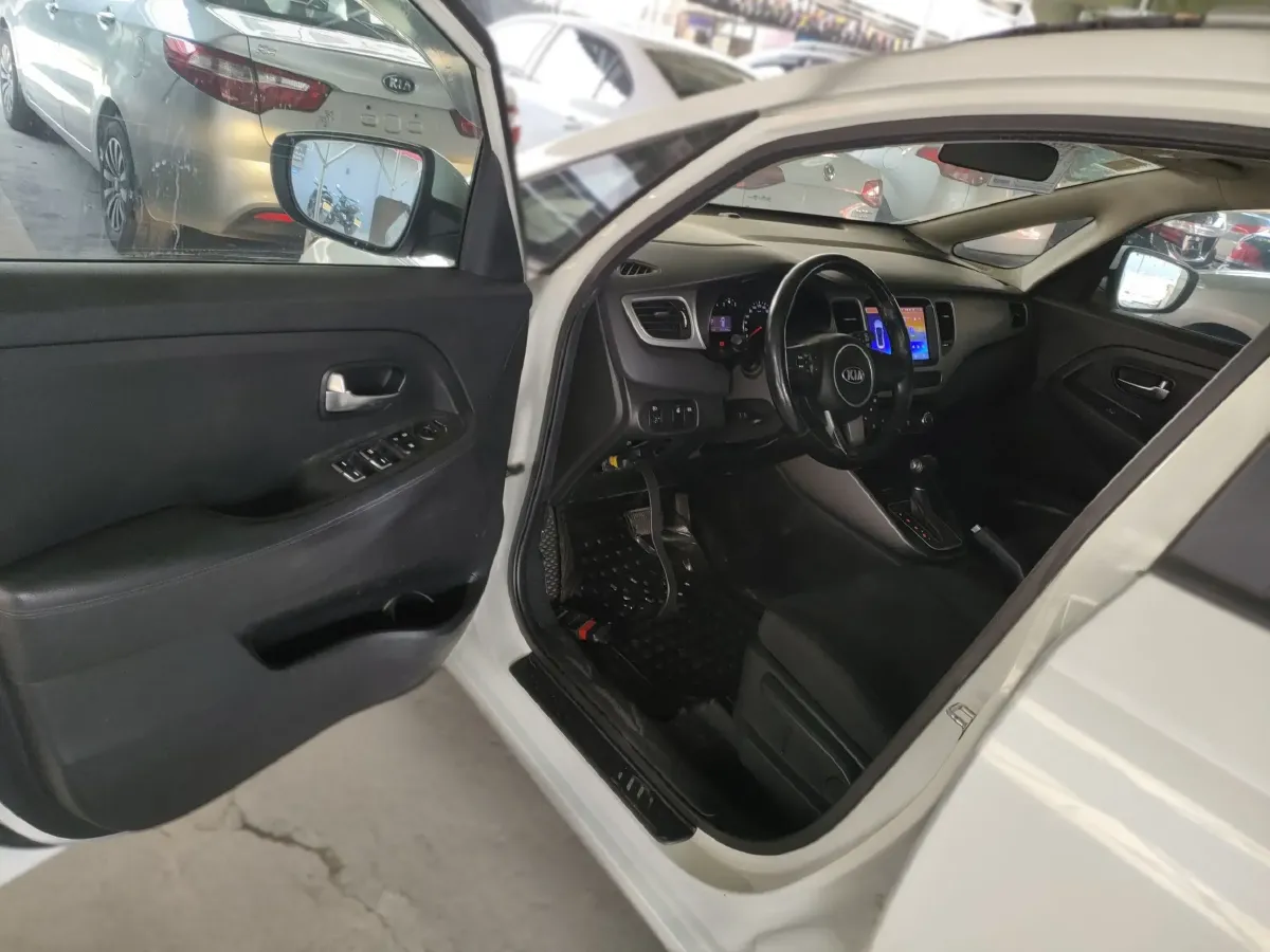 2013 Kia Carens 2.0L 152HP L4 6AT,autocango,china used car exporter,china ev exporter,chinese used car exporter,chinese used ev exporter