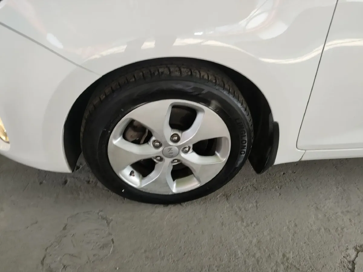 2013 Kia Carens 2.0L 152HP L4 6AT,autocango,china used car exporter,china ev exporter,chinese used car exporter,chinese used ev exporter