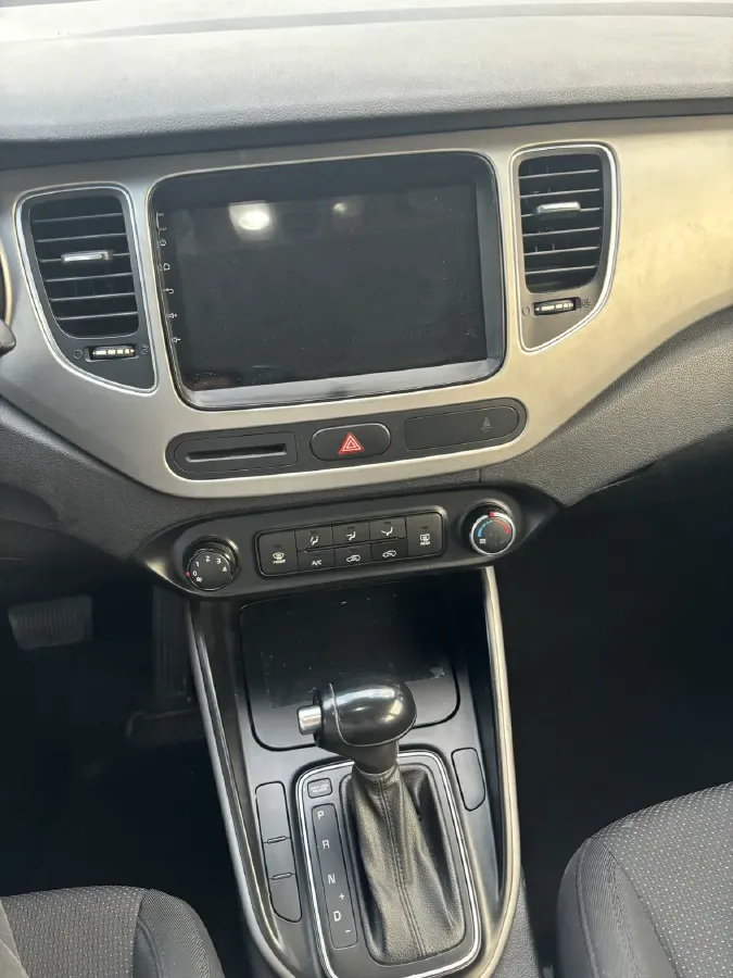 2013 Kia Carens 2.0L 152HP L4 6AT,autocango,china used car exporter,china ev exporter,chinese used car exporter,chinese used ev exporter