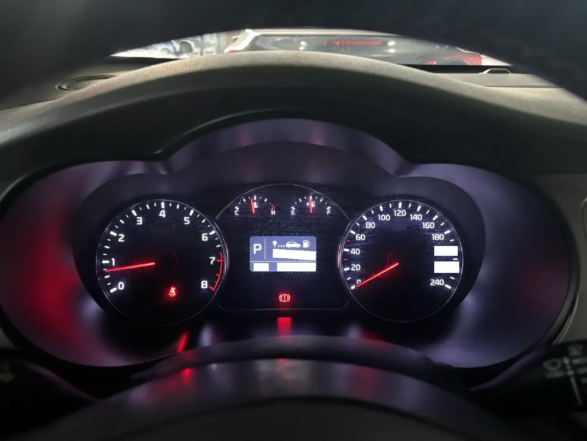 2013 Kia Carens 2.0L 152HP L4 6AT,autocango,china used car exporter,china ev exporter,chinese used car exporter,chinese used ev exporter