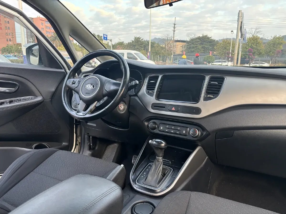 2013 Kia Carens 2.0L 152HP L4 6AT,autocango,china used car exporter,china ev exporter,chinese used car exporter,chinese used ev exporter