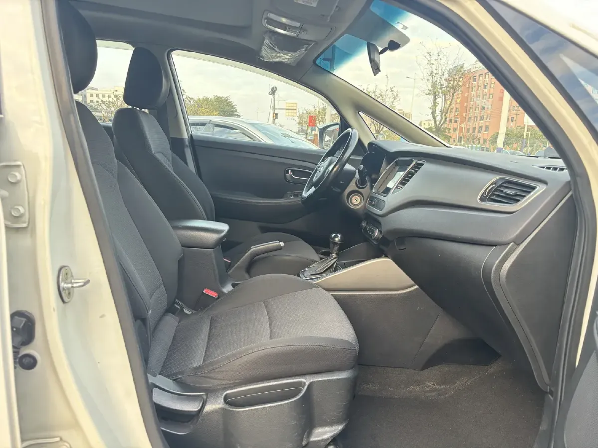 2013 Kia Carens 2.0L 152HP L4 6AT,autocango,china used car exporter,china ev exporter,chinese used car exporter,chinese used ev exporter