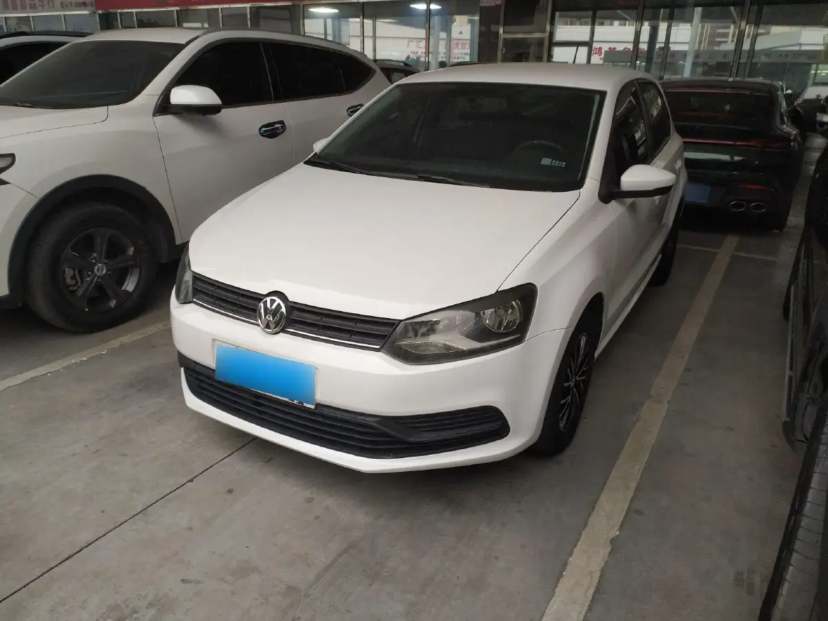2016 Volkswagen Polo 1.4L 90HP L4 6AT