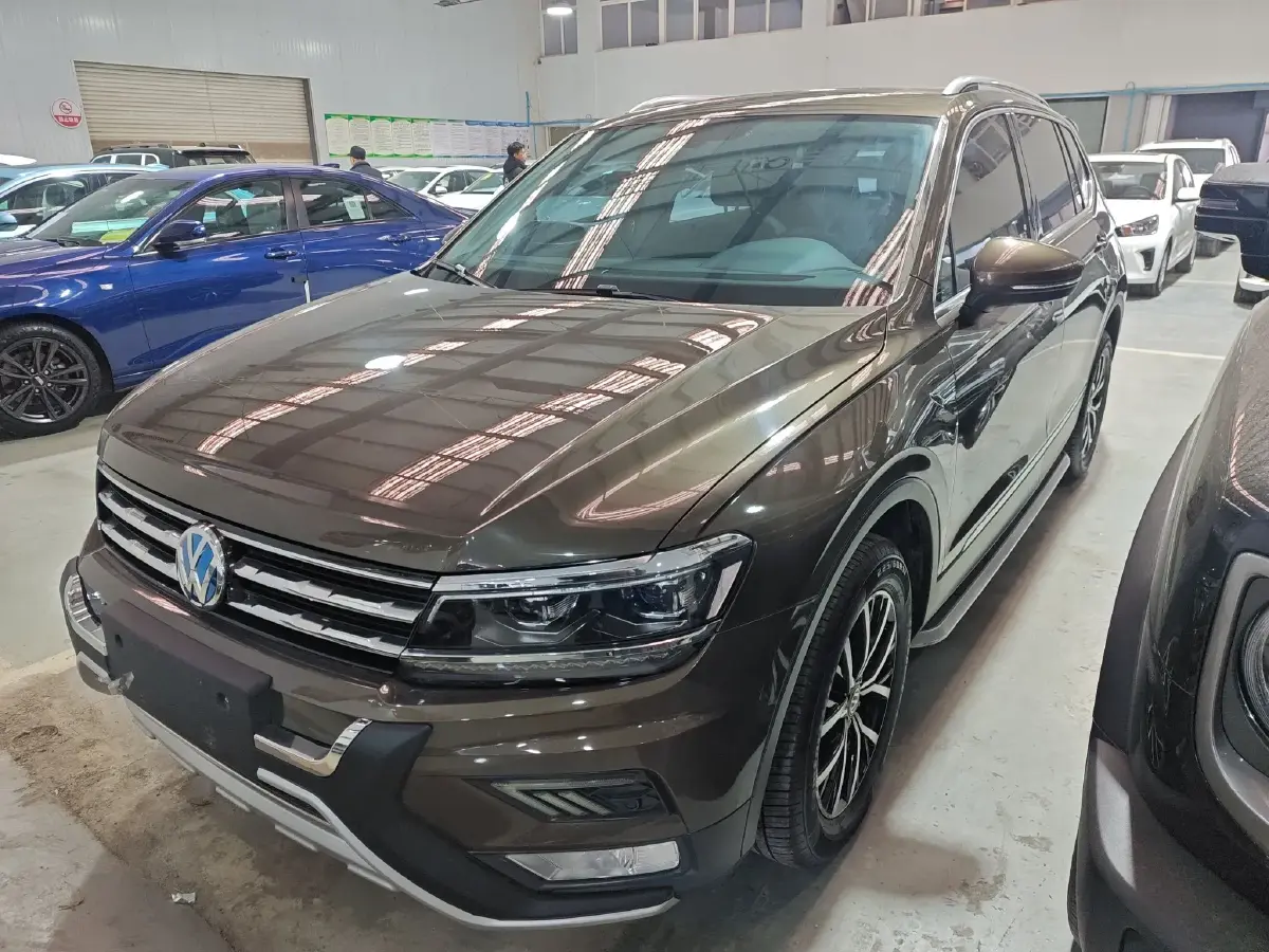 2018 Volkswagen Tiguan L 2.0T 186HP L4 7DCT