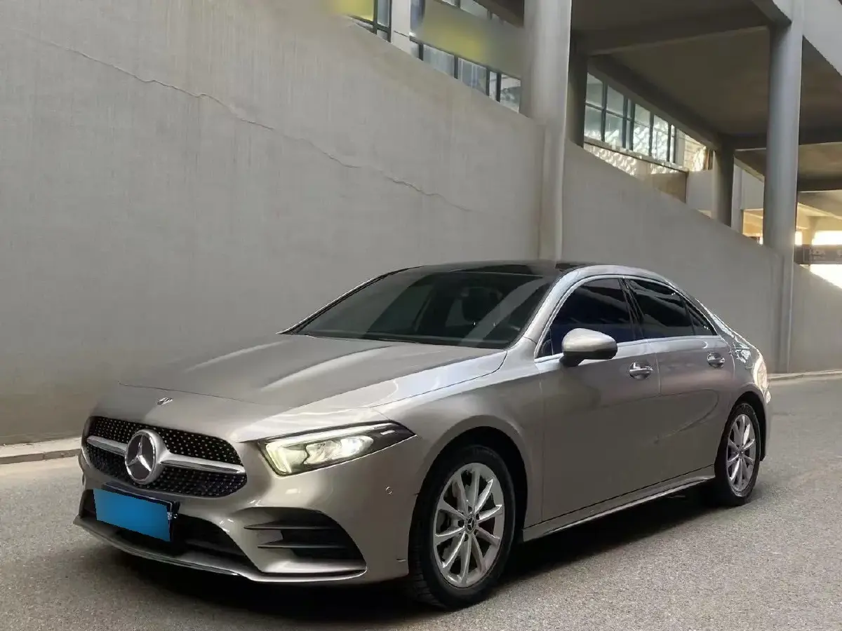 2019 Mercedes-Benz A Class 1.3T 163HP L4 7DCT
