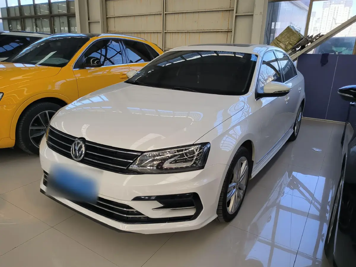 2018 Volkswagen Sagitar 1.4T 150HP L4 7DCT