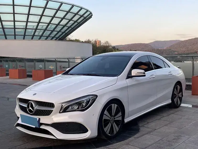 2018 Mercedes-Benz CLA Class 1.6T 156HP L4 7DCT