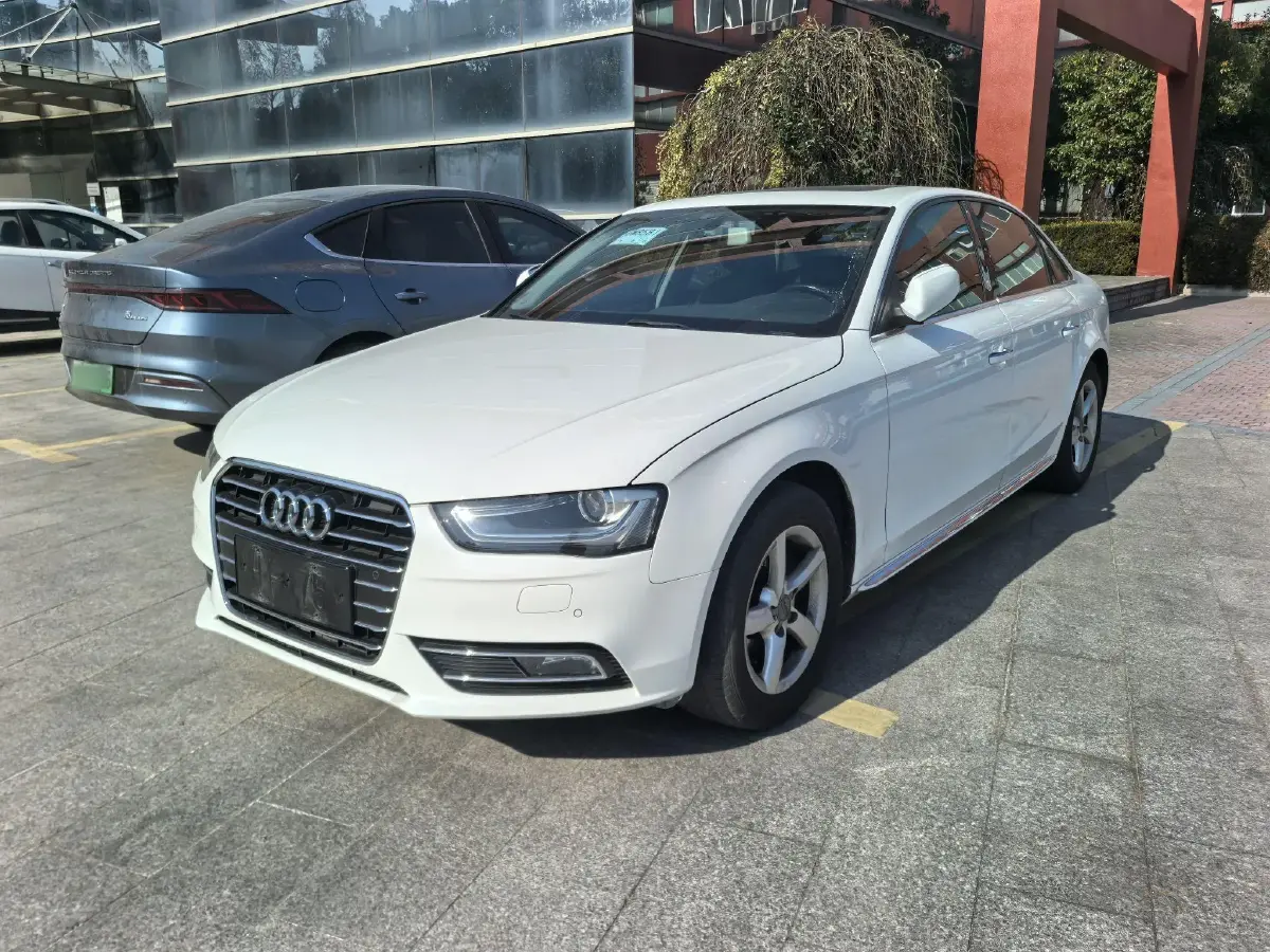 2016 Audi A4L 2.0T 180HP L4 CVT