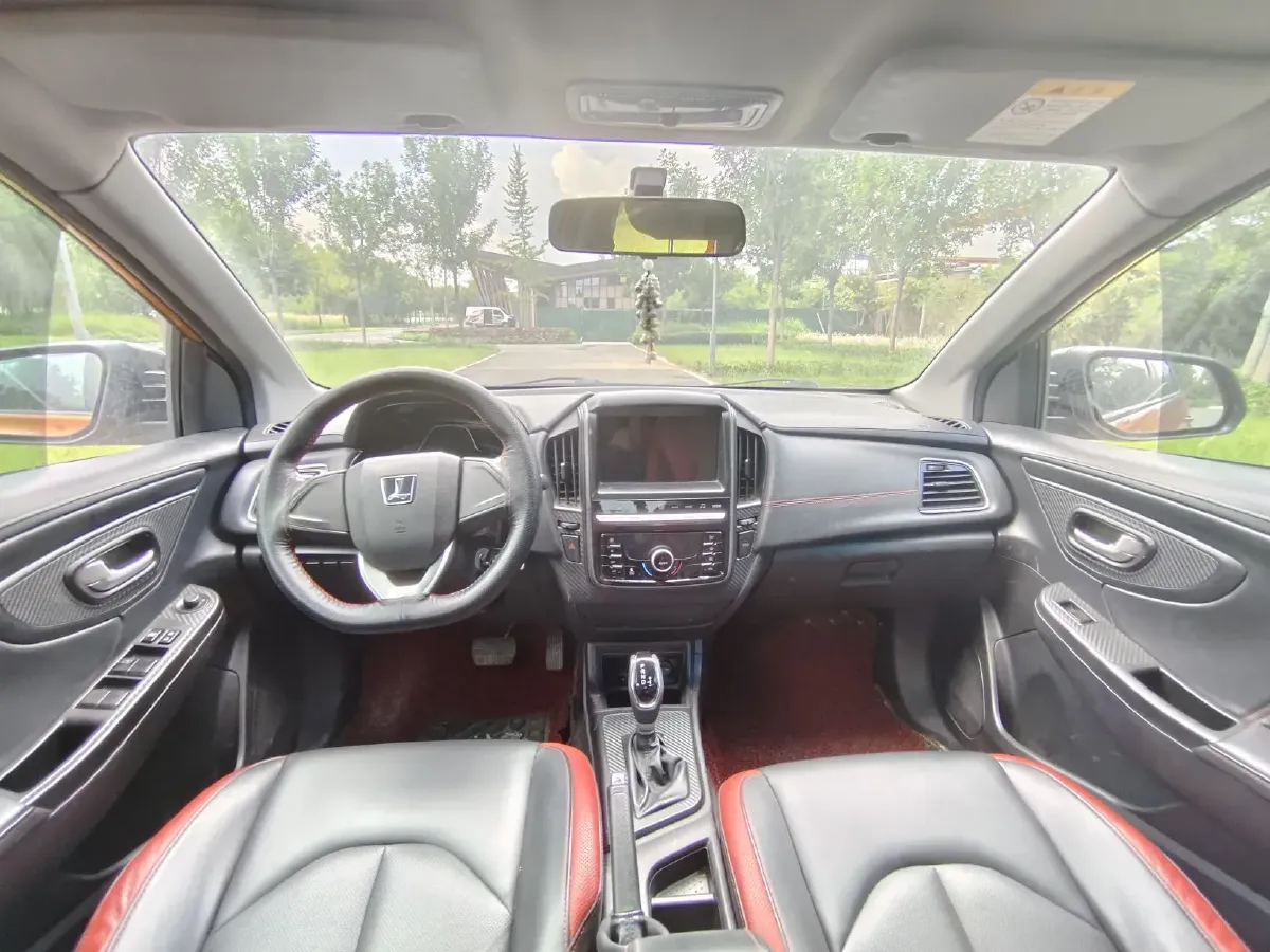 2017 Luxgen U5 SUV 1.6L 124HP L4 CVT,autocango,china used car exporter,china ev exporter,chinese used car exporter,chinese used ev exporter