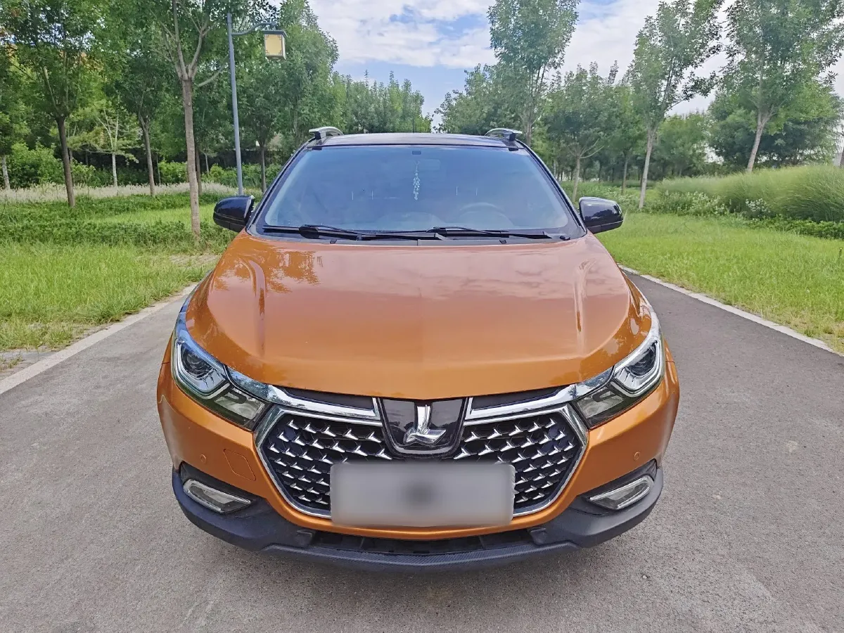 2017 Luxgen U5 SUV 1.6L 124HP L4 CVT,autocango,china used car exporter,china ev exporter,chinese used car exporter,chinese used ev exporter