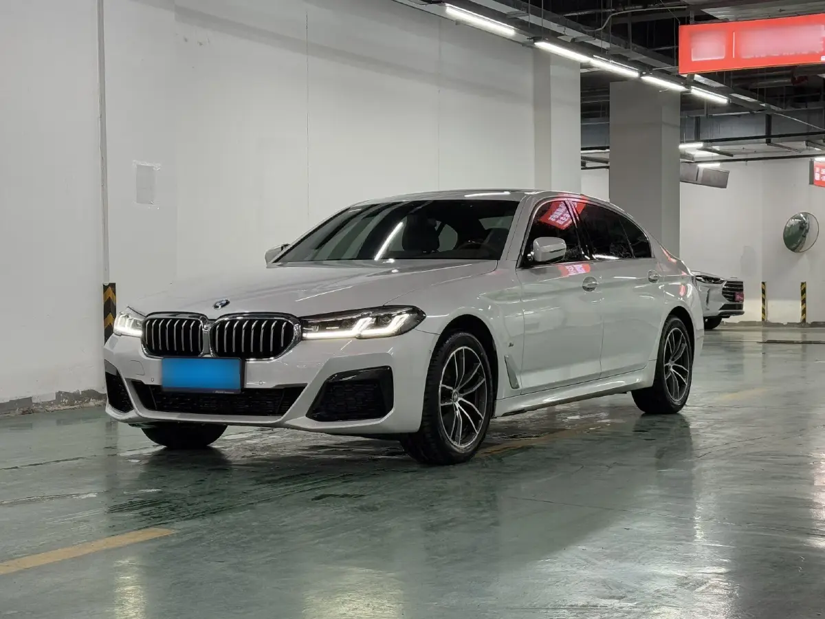 2022 BMW 5 Series 2.0T 184HP L4 8AT