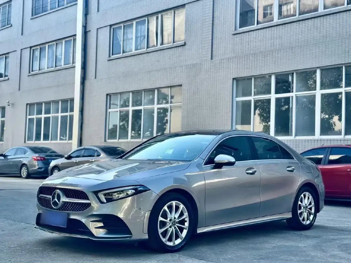 2019 Mercedes-Benz A Class 1.3T 163HP L4 7DCT