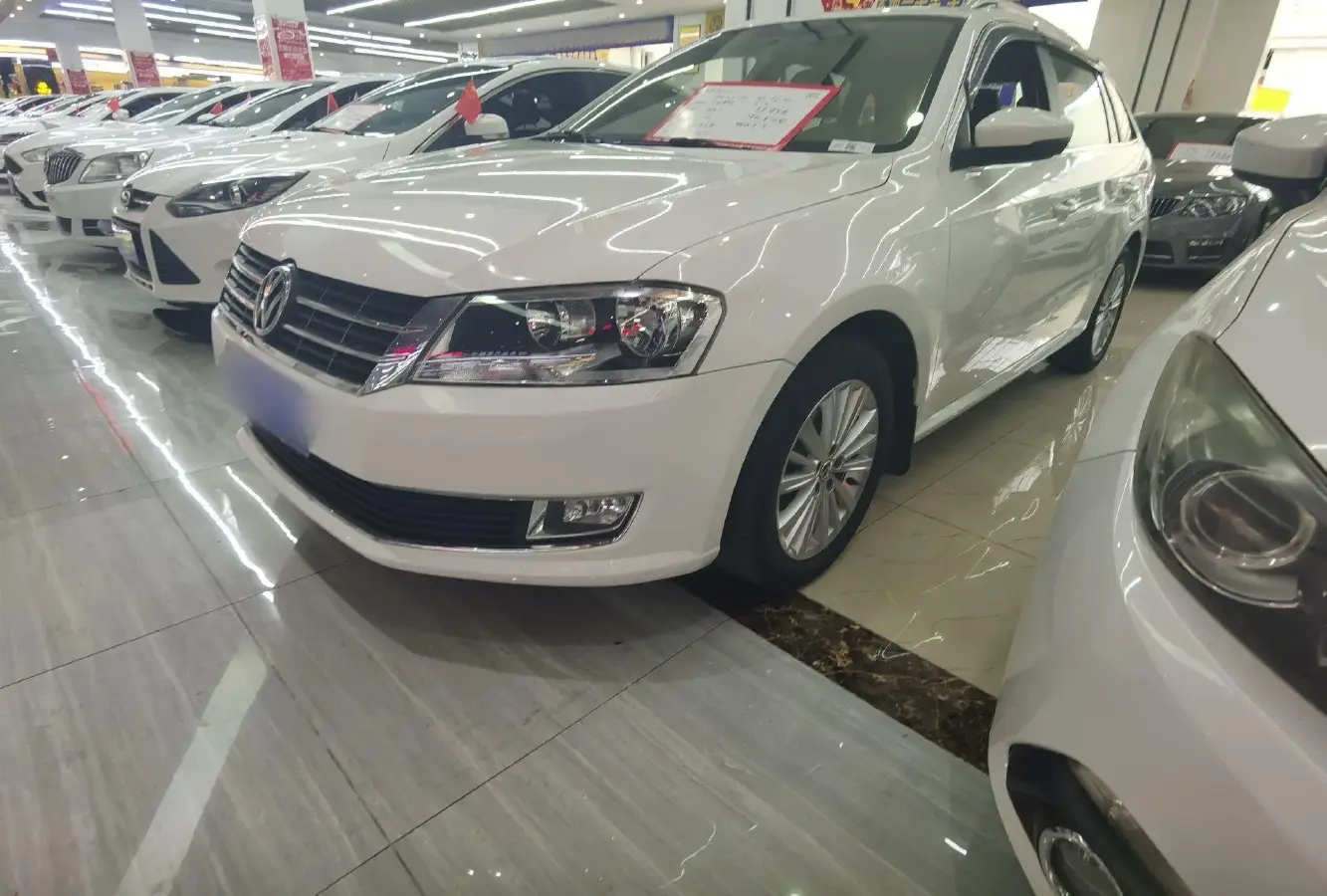 2013 Volkswagen Gran Lavida 1.6L 110HP L4 5MT