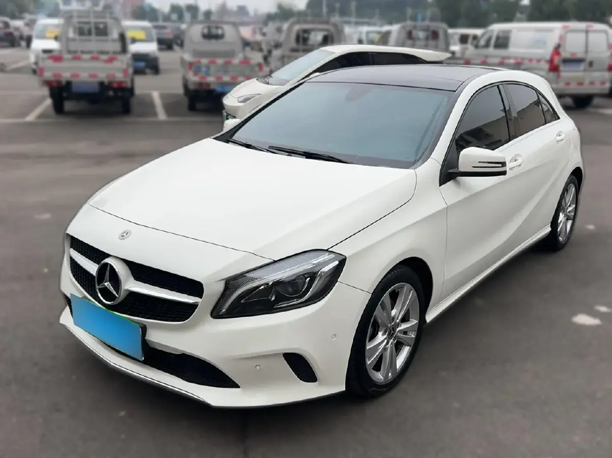 2017 Mercedes-Benz A Class 1.6T 156HP L4 7DCT