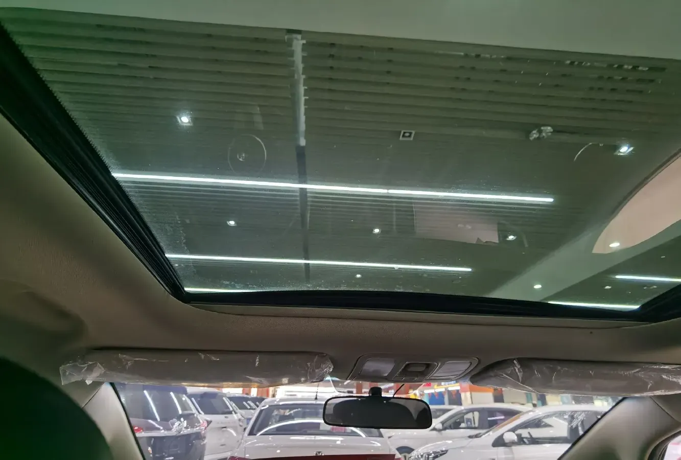 2013 Kia Carens 2.0L 152HP L4 6AT,autocango,china used car exporter,china ev exporter,chinese used car exporter,chinese used ev exporter