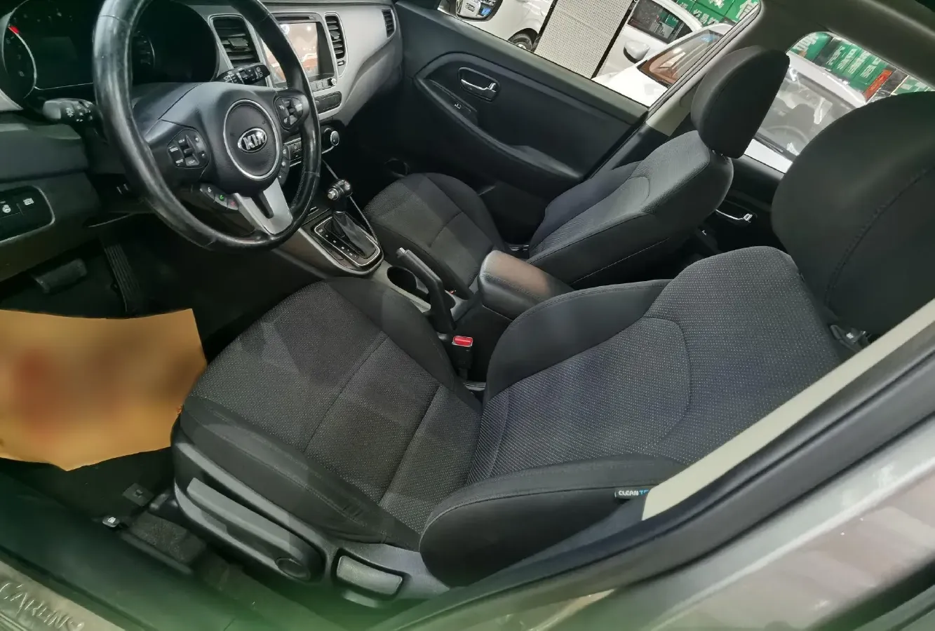 2013 Kia Carens 2.0L 152HP L4 6AT,autocango,china used car exporter,china ev exporter,chinese used car exporter,chinese used ev exporter