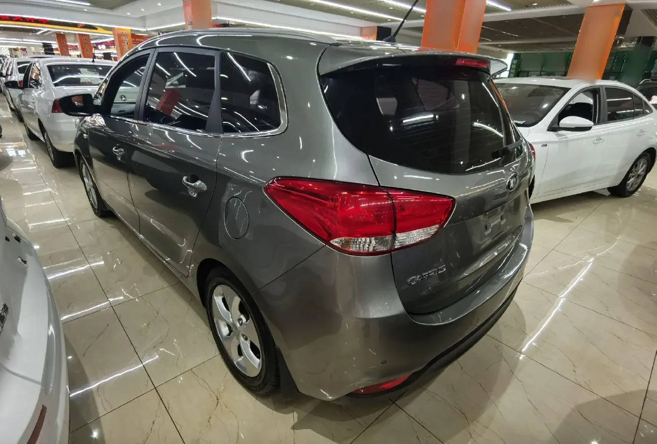 2013 Kia Carens 2.0L 152HP L4 6AT,autocango,china used car exporter,china ev exporter,chinese used car exporter,chinese used ev exporter