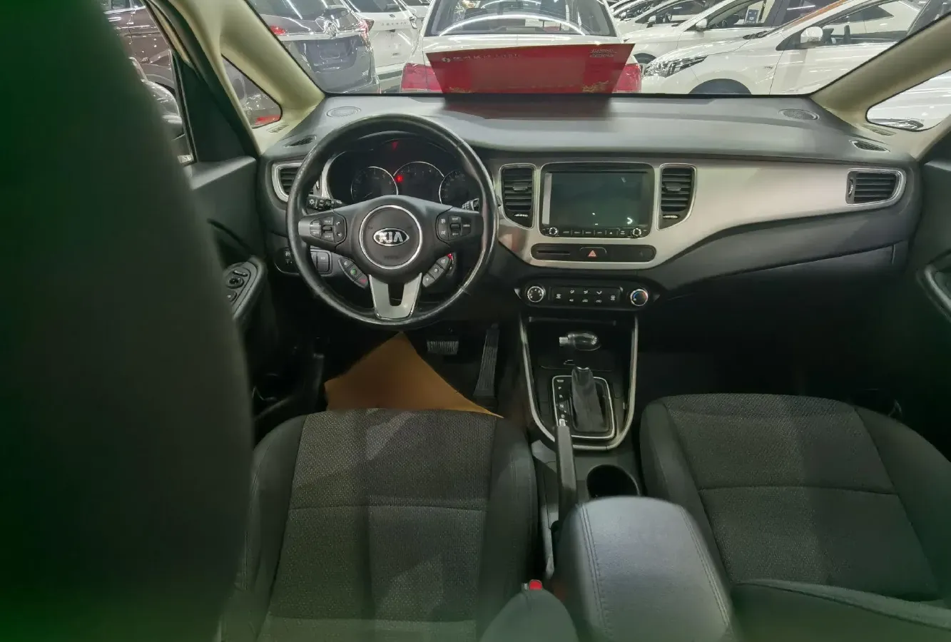 2013 Kia Carens 2.0L 152HP L4 6AT,autocango,china used car exporter,china ev exporter,chinese used car exporter,chinese used ev exporter